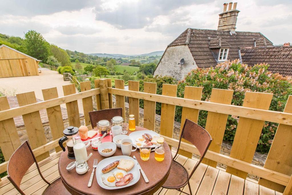 Gasthaus T'S At Lower Rudloe Farm Corsham Exterior foto