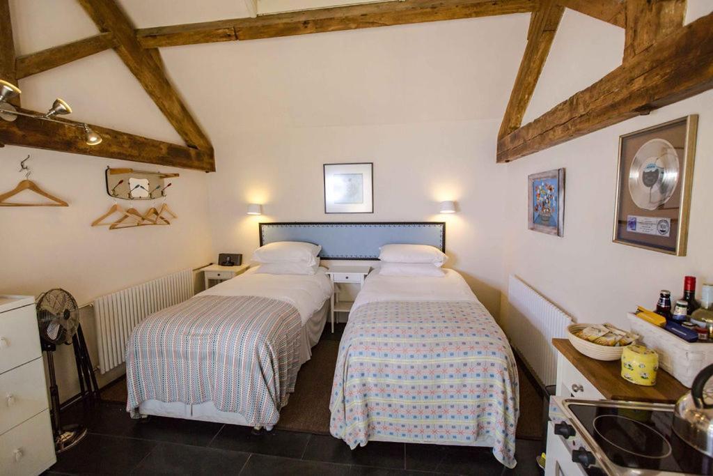 Gasthaus T'S At Lower Rudloe Farm Corsham Exterior foto
